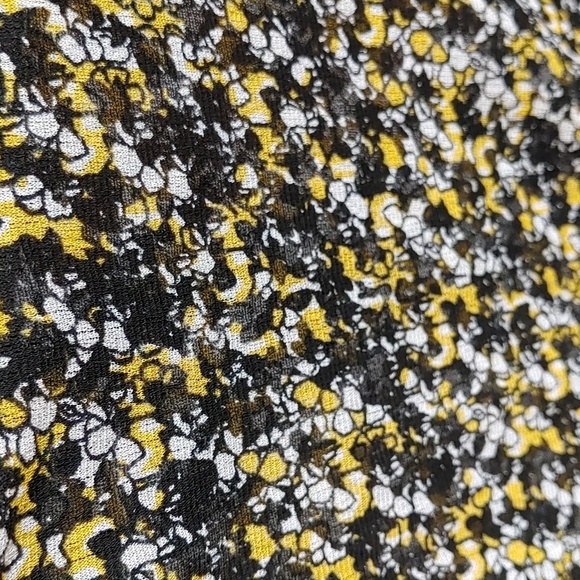 DIANE von FURSTENBERG crisscross 100% silk Size Medium Top Elvia - Picture 2 of 9